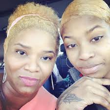 A mother-daughter duo 𝒂𝒄𝒉𝒊𝒆𝒗𝒊𝒏𝒈 𝒈𝒓𝒆𝒂𝒕𝒏𝒆𝒔𝒔  𝒕𝒐𝒈𝒆𝒕𝒉𝒆𝒓—Nicole Cosby and Kaiya King graduated side by side