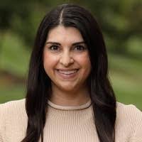 Eva Raymond's Instagram, Twitter & Facebook