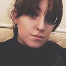 Molly Carr (@mollyc4rr)