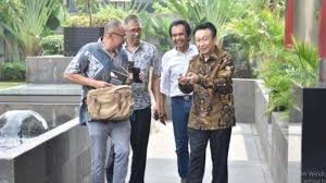Dan pak tommy tidak pernah bercerita soal itu. Kisah Rudy Ramli Kehilangan Bank Dan Istri Direbut Djoko Tjandra Reaksinya Saat Dt Ditangkap Tribun Jambi