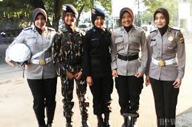 Bokep anak sma ngentot masih pakai seragam. Idaman Pria Banget Polwan Pakai Jilbab Juga Ada Aturannya Enggak Boleh Asal Gridoto Com