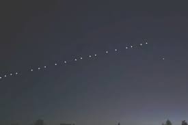 Starlink is a satellite constellation development project underway by american company spacex, to. Wem Gehort Der Himmel Zum Starlink Satellitennetzwerk Projekt Frequencia