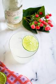 Easy House Skinny Margarita Recipe 3 Clean Ingredients And 5 Minutes Recipe In 2020 Skinny Margarita Margarita Recipes Skinny Margarita Recipe