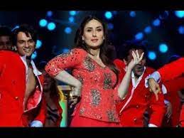 Kareena Kapoor Hot Dance Performance At Zee Cine Awards 2017 Youtube