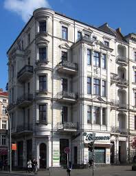 The deutsche bundesbank (pronounced ˈdɔʏtʃə ˈbʊndəsˌbaŋk), literally german federal bank, is the central bank of the federal republic of germany and as such part of the european system of central banks (escb). Mehringdamm In 10961 Berlin Kreuzberg