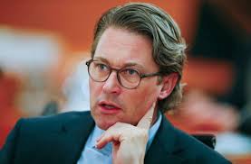 Die wichtigsten nachrichten online schauen und hören. Verkehrsminister Uber Biker Demonstrationen Andreas Scheuer Auf Seite Der Motorradfahrer Politik Stuttgarter Zeitung