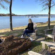 Interested in hiring a cedar creek lake fishing guide? Discover Long Cove Luxury Lake Living Tanya Foster