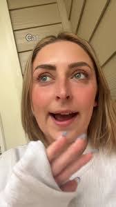 Jessica Polly's Instagram, Twitter & Facebook