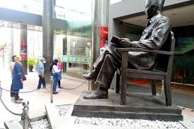 Adapun di tiga laga sebelumnya, amartha mengalahkan. Jelang Lebaran Wisata Ziarah Makam Bung Karno Di Blitar Dibuka Halaman All Kompas Com