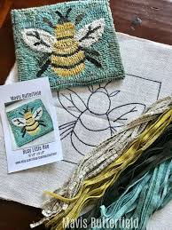 Yarn Hooking 14 Fabulous Projects For The Modern Rug Hooker Rug Hooking Kit Busy Little Bee On Linen Rug Hooking Kits Rug Hooking Designs Rug Hooking