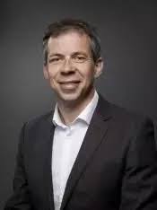 Chris Hatt's Instagram, Twitter & Facebook