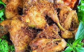 Apalagi jika di tambah dengan gurihnya bumbu sangrai kelapa tentu saja sangat menggoda selera makan. Resep Ayam Goreng Kampung Ungkep Yulisdays