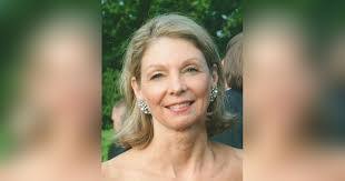 Paula Giles's Instagram, Twitter & Facebook