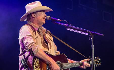 Alan Jackson came to the Cross Insurance Arena - ME - New England Music News