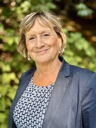 Karen Rolston's Instagram, Twitter & Facebook