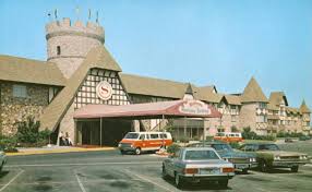 Formerly Known Sheraton Anaheim Hotel Year Not Known Anaheim Ca Now Known As Anaheim Majestic Garden Hotel Anaheim Hotels Disney Area Hotels Disney Hotels