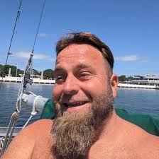 What size Mantus anchor is suitable for a 40 foot sailboat?