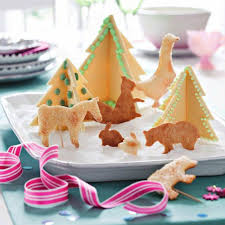 Une Foret Enchantee En Biscuit Et Chocolat Blanc Recette De Noel Facile Biscuit Coco Biscuit De Noel