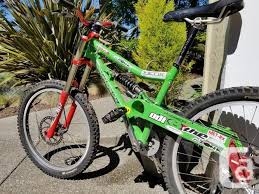 Our family of riders and mechanics pushing world cup downhill to be a little weirder and a little wilder for more this santa cruz website uses cookies for example to improve and analyze the website, for social media and to. Classic Santa Cruz Super 8 D H Mountain Bike For Sale In Telegraph Cove British Columbia Classifieds Canadianlisted Com