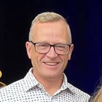 100+ perfiles de «Kellett»