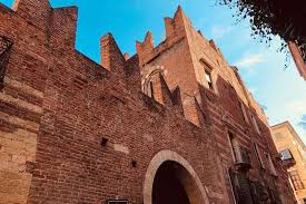 Book your tickets online for casa di giulietta, verona: La Vera Storia Di Giulietta E Romeo 3 Luglio 2021 Ore 18 00 Verona Guidata