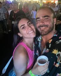 La vida es muy corta para no vivirla contigo 🤷🏼‍♂️ #11