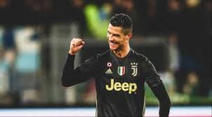 هو لاعب كرة قدم برتغالي يلعب مهاجمًا لنادي يوفنتوس في الدوري الإيطالي و‌منتخب البرتغال. Ø§Ù„Ø´Ø¨Ø§Ø¨ ÙˆØ§Ù„Ø±ÙŠØ§Ø¶Ø© Ø£Ø®Ø¨Ø§Ø± ÙƒØ±ÙŠØ³ØªÙŠØ§Ù†Ùˆ Ø±ÙˆÙ†Ø§Ù„Ø¯Ùˆ Ø§Ù„ÙŠÙˆÙ… Ø­ÙˆÙ„ Ø­Ø¯ÙŠØ« Ø²ÙŠØ¯Ø§Ù† Ø¹Ù† Ù†Ø¬Ù… ÙŠÙˆÙÙ†ØªÙˆØ³