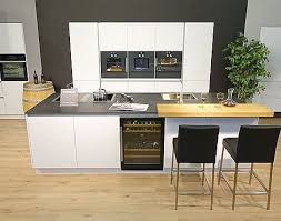 Luxus Mit Highend Geraten Pyrolyse Backofen Mit Aktiv Beheiztem Pizzastein Espressovollautomat Mit Innovativer Milchwaage Kuche Haus Kuchen Pyrolyse Backofen