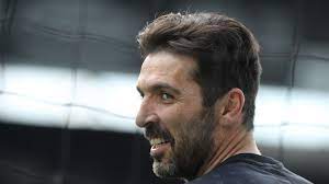 Buffon, 43, widely considered one of soccer's greatest ever keepers ad a world cup winner in 2006, has agreed to a romantic proposal from the american president of serie b outfit parma, kyle krause. Buffon Kundigt Entscheidung An