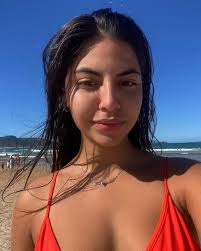 amanda helena (@amandahelenaa_) • Instagram photos and videos