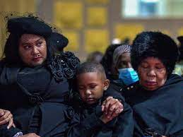 RIP 💔Actor Presley Chweneyagae's wife, Charlaine Kirk, delivered a  heart-warming speech at his memorial service on Tuesday that left everyone  in tears😭🕊️ Full story  👉https://southafrican-news.com/farewell-to-a-giant-charlaine-kirks-emotional  ...