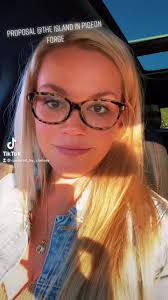 Proposal session at The Island in Pigeon Forge, Tennessee