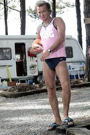 Il enfile pour la première fois le slip kangourou de patrick chirac, son personnage culte, et fait rire la france entière dans cette comédie qui a permis à tous les campings. Bild Zu Franck Dubosc Camping Bild Franck Dubosc Filmstarts De