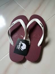 Check which size matches your foot on the chart. Fipper Slick Flip Flops Maroon White Men S Fashion Footwear Slippers Sandals On Carousell