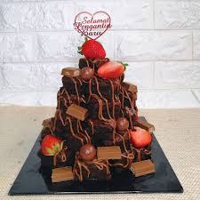 Brownies Tower For Hantaran Mintak Halal Mana Yang Terlebih Dan Terkurang Tqvm Sudi Order For Order 0164645590 Kekhantaran Weddingcak Food Cakes Pastalar