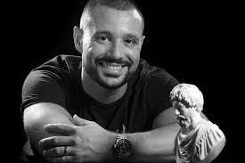 Lydia Whitney's Instagram, Twitter & Facebook