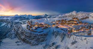 Pierre Vacances Vous Invite A Decouvrir En 360 La Station De Ski D Avoriaz Domaine Des Portes Du Soleil S Igloo Village 360 Virtual Tour Natural Landmarks