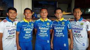 Video tutorial saya ini menjelaskan tentang cara membuat desain baju menggunakan aplikasi adobe photoshop yang dimana. Harga Jersey Persib Bandung Tembus Rp 500 Ribu Kolektor Jersey Tanggapi Begini Tribun Jabar