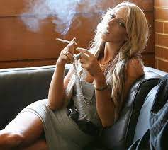 pin on hot chick smokin 10