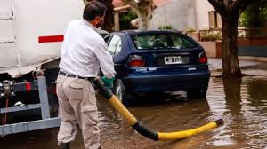 Se precipitaron fuertes lluvias en la zona centro de misiones, efectivos del comando radioeléctrico asistieron a una mujer y a sus 5 hijos resultado del desborde de un. Desbordes De Agua Y Ramas Caidas Los Problemas Que Causo La Tormenta En Capital Diario La Provincia Sj