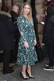 بدت العروس بثوب زفاف مستوحى من العصر الفيكتوري من توقيع dolce & gabbana يتميز بالدانتيل. Gheir Ø£Ø¬Ù…Ù„ Ø¥Ø·Ù„Ø§Ù„Ø§Øª ÙƒÙŠØªÙŠ Ø³Ø¨Ù†Ø³Ø± Ø§Ø¨Ù†Ø© Ø´Ù‚ÙŠÙ‚ Ø§Ù„Ù„ÙŠØ¯ÙŠ Ø¯ÙŠØ§Ù†Ø§ Facebook