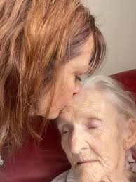 Hi, can someone please make this photo of me & my beautiful mum hugging,  she passed away 2 weeks 💔