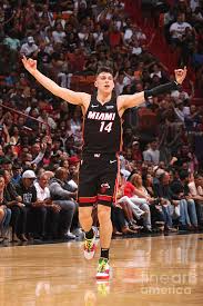 It has been designed by many to be used on the walls of the bedrooms, bathrooms, kitchens and living rooms. Tyler Herro Heat Iphone 600x900 Download Hd Wallpaper Wallpapertip