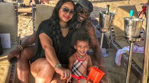 Chris gayle was born on 21 september 1979 in kingston, jamaica. Chris Gayle Hits Century Name To Daughter Meet His Family à¤— à¤² à¤¨ à¤¬ à¤Ÿ à¤• à¤¨ à¤® à¤• 21à¤µ à¤¸ à¤š à¤° à¤¬ à¤¨ à¤¶ à¤¦ à¤• à¤¬à¤¨ à¤¥ à¤ª à¤¤ à¤à¤¸ à¤¹ à¤« à¤® à¤² Hindi News