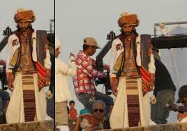 Shakespeare'in ünlü hikayesi romeo ve juliet'in farklı bir uyarlaması. Ranveer Singh S Gujarati Look In Ram Leela Revealed View Pics Bollywood News India Tv