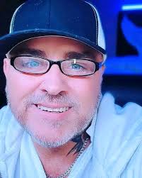 I visited USA yesterday. They where all happy to be with me. They enjoyed  the way we sing together ❤️. Please kindly message me directly if you want  me to come and