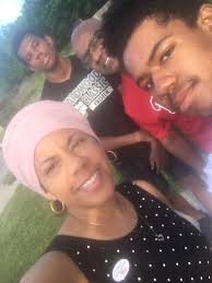 Family time 😍😍 I could quarantine for the rest of my life with them 💕💕