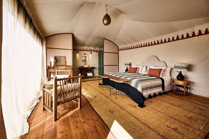 Merzouga luxury desert camp vs standard camp
