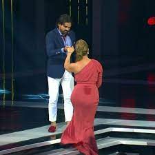 De acordo com a revista tv notas, as gravações do programa tiveram que ser suspensas depois de. Paty Navidad Mancha De Sudor Su Vestido En Premios Tv Y Novelas La Columnaria Blog