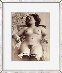 Amazon.com: INFINITE PHOTOGRAPHS Historic Photos 1900s Woman's Fashionable  Nude Photograph Stylish Vintage 8x10 Black & White c2v: Photographs